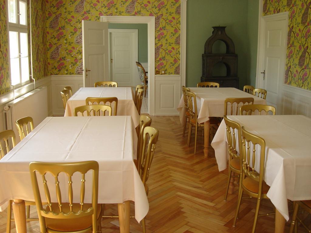 Herregaarden Jerstrup Bed and Breakfast Norre Esterbolle Exteriör bild